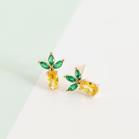 Pineapple Studs (S925) - Picture 4 of 9
